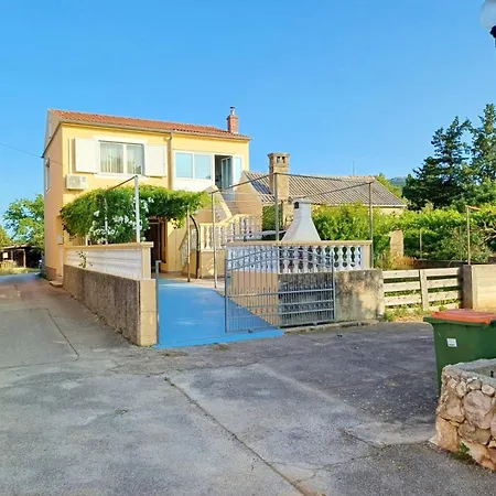 Prázdninový dům Olea House Lukoran