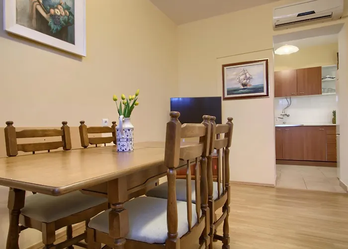 בית נופש Olea House Lukoran
