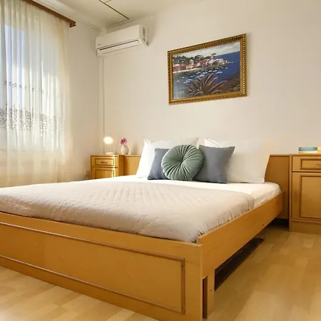 Holiday home Olea House *