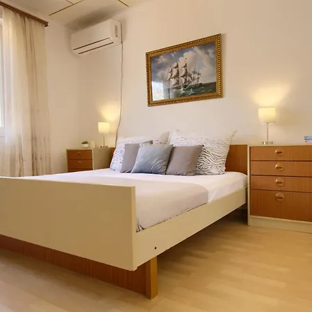 Olea House Hébergement de vacances Lukoran